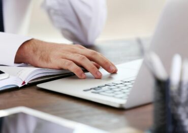 Sales Team Use Contract Management Software